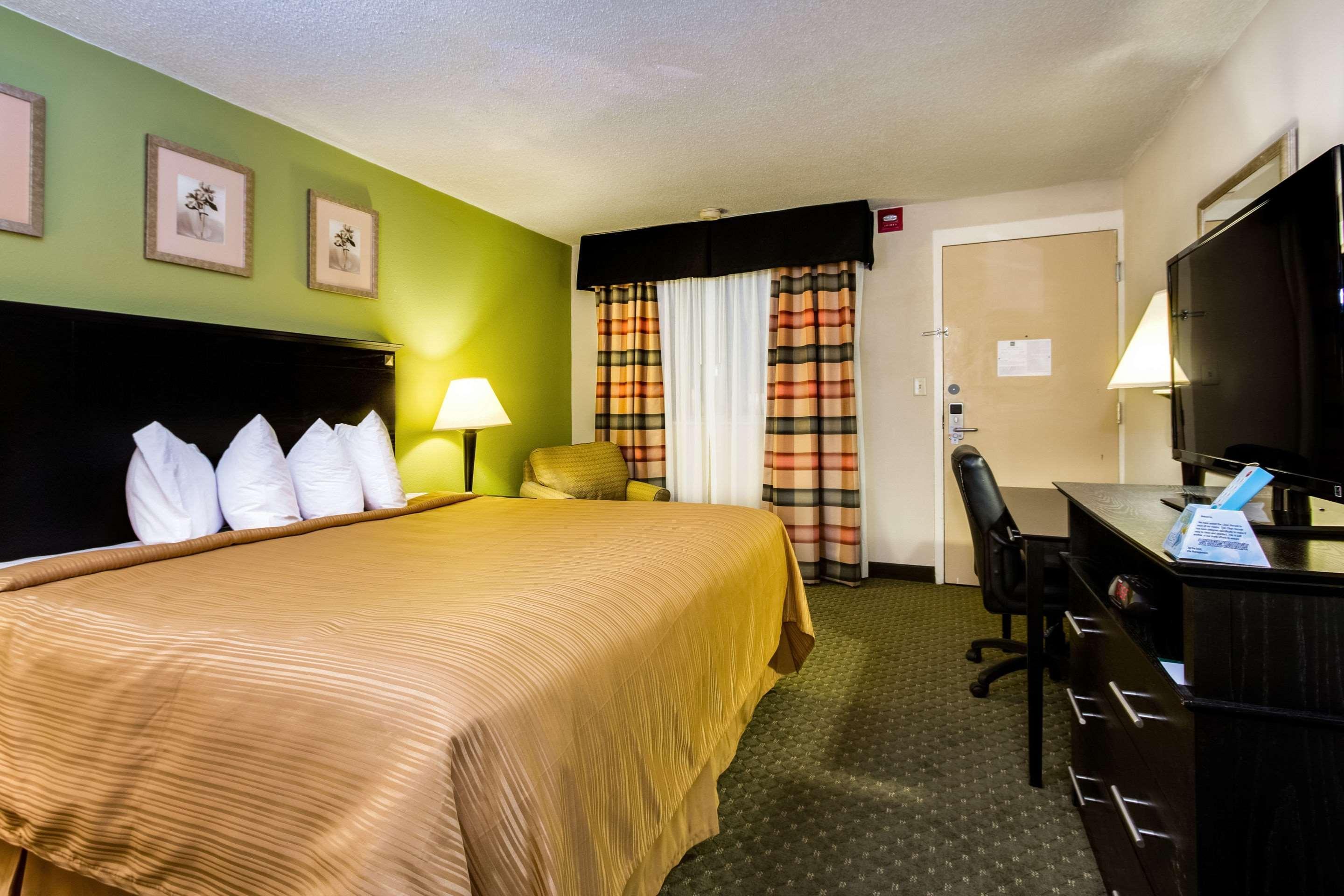 Quality Inn & Suites Moline - Quad Cities מראה חיצוני תמונה