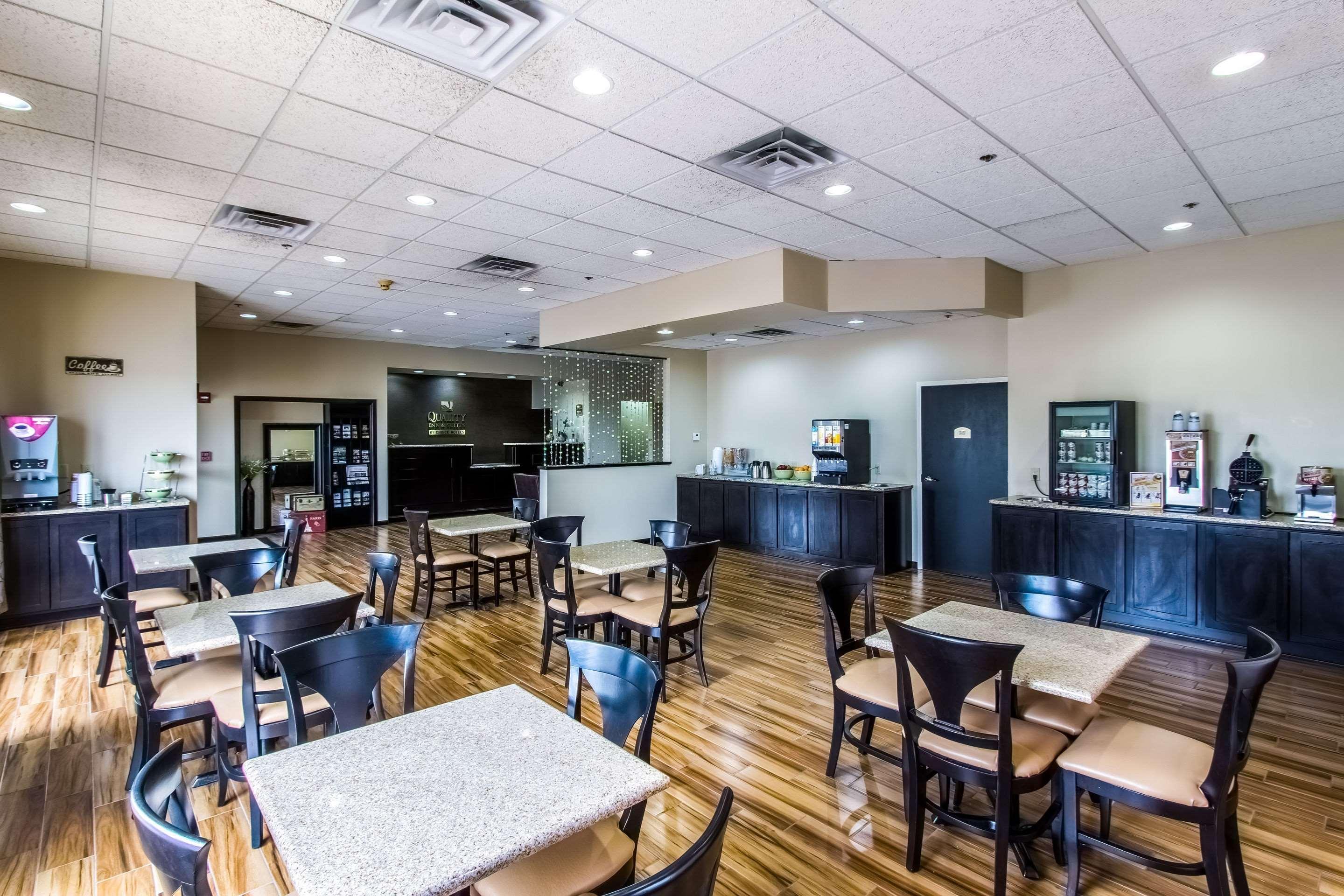 Quality Inn & Suites Moline - Quad Cities מראה חיצוני תמונה