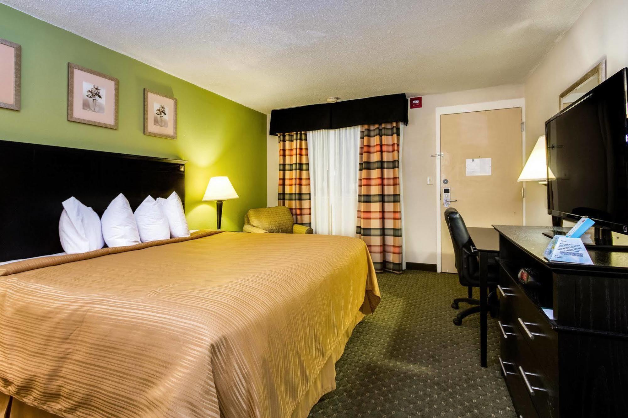 Quality Inn & Suites Moline - Quad Cities מראה חיצוני תמונה