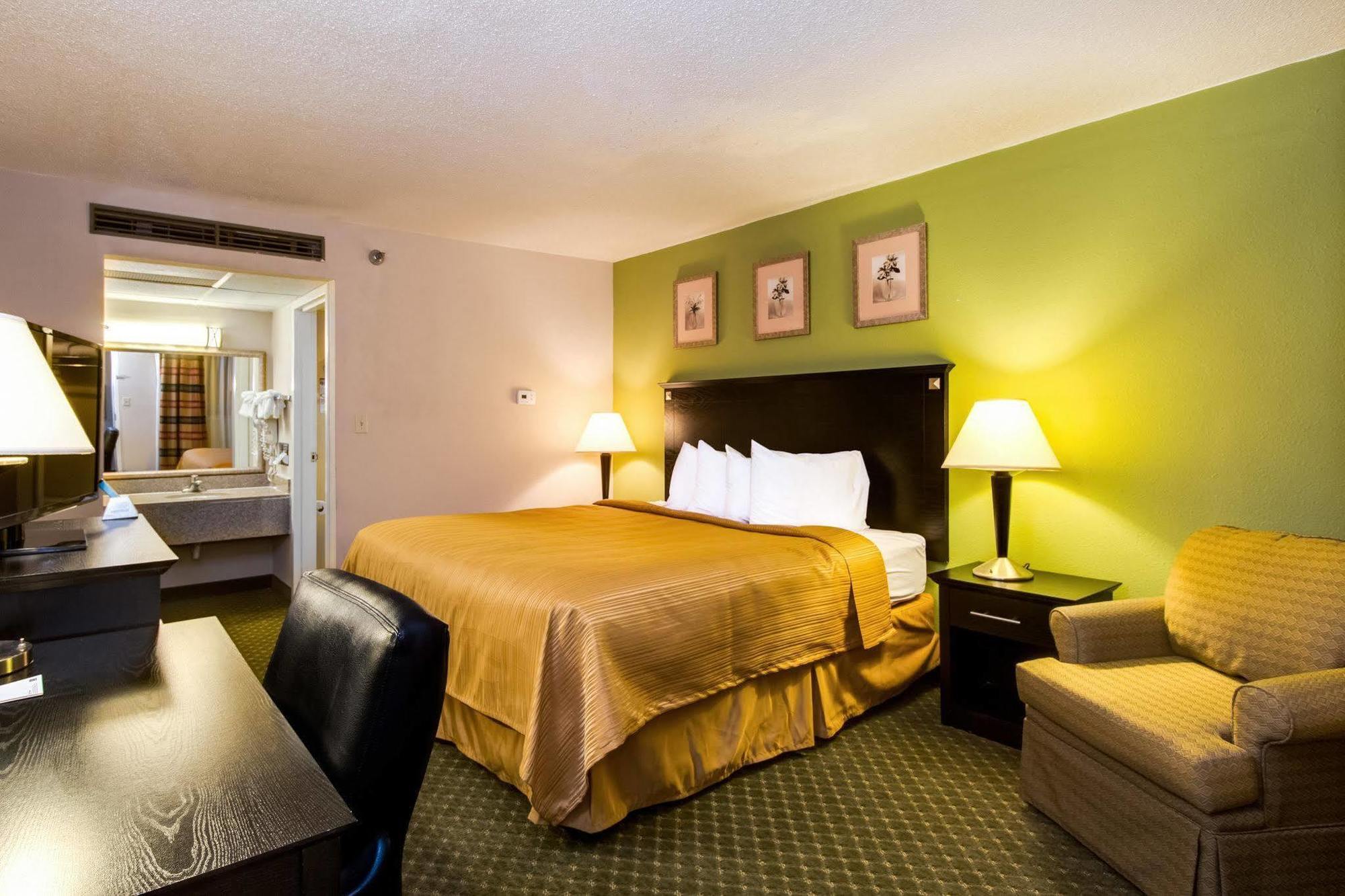 Quality Inn & Suites Moline - Quad Cities מראה חיצוני תמונה