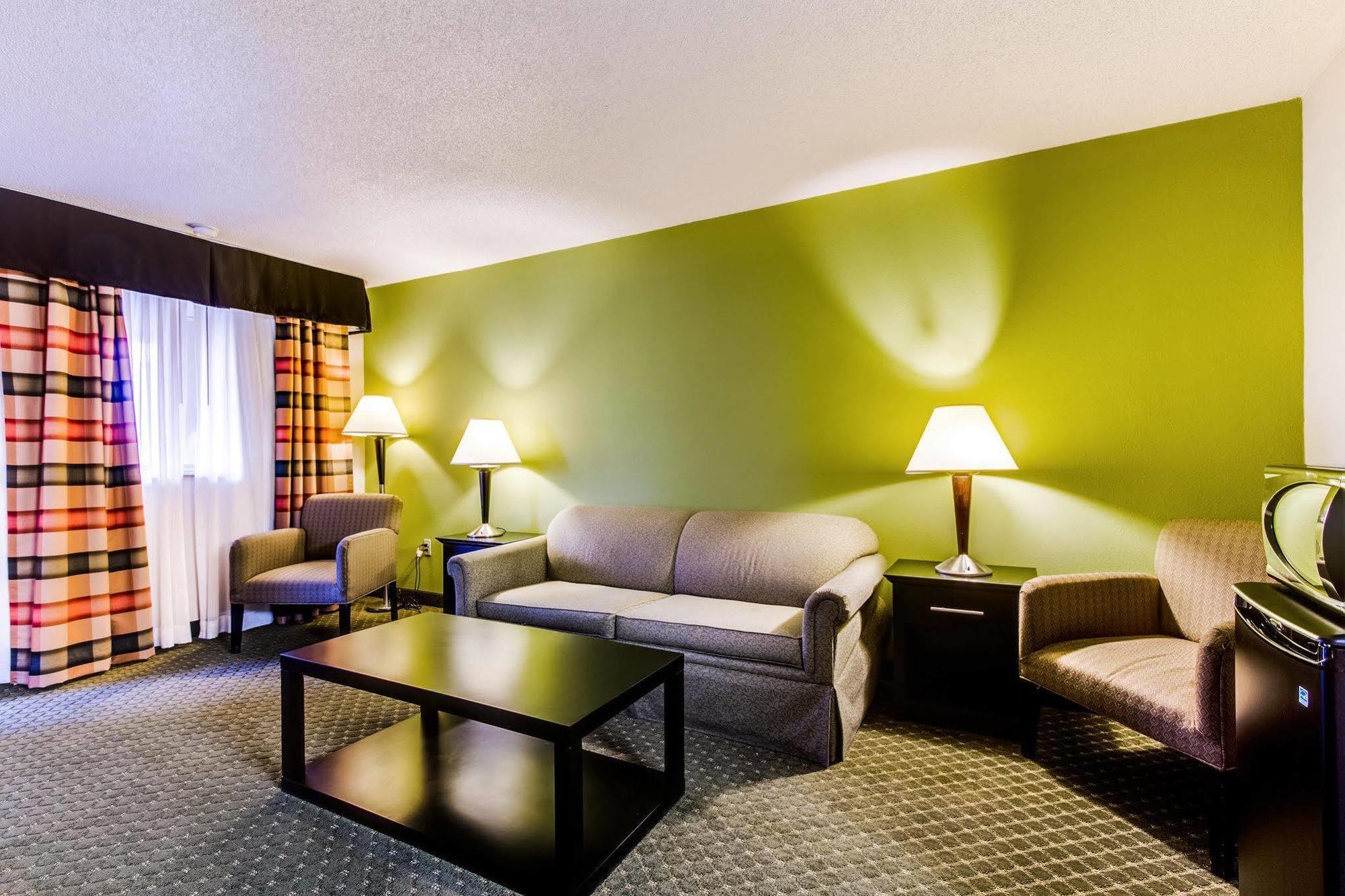 Quality Inn & Suites Moline - Quad Cities מראה חיצוני תמונה
